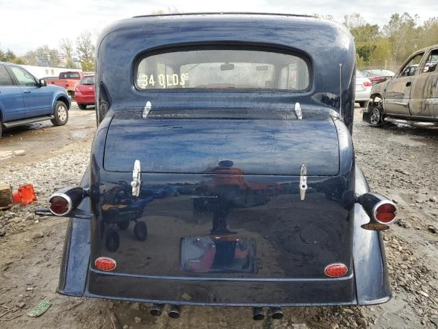 1934 Oldsmobile Touring