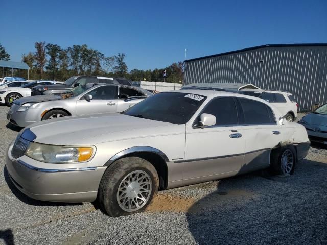 2002 Lincoln Town Car Signature