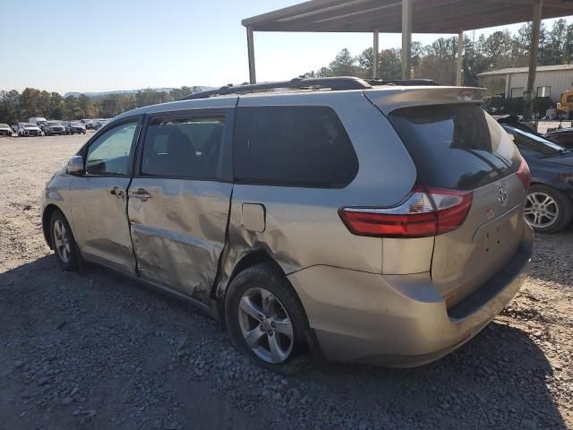 2017 Toyota Sienna LE