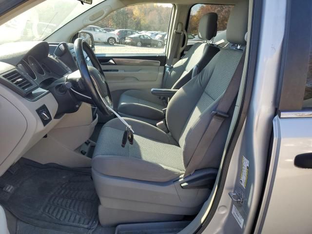 2011 Volkswagen Routan S