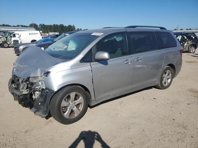 2017 Toyota Sienna LE