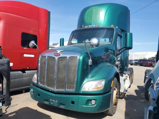 2014 Peterbilt 579 Semi Truck