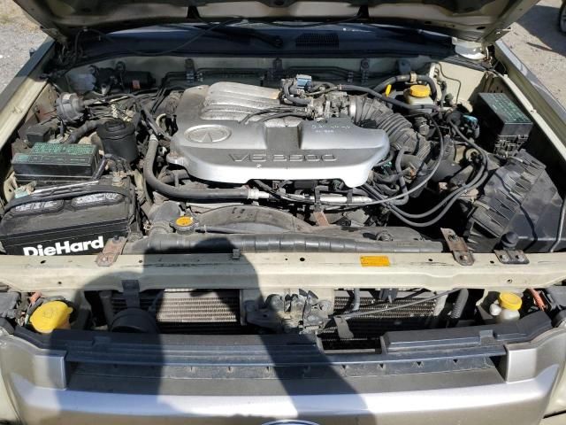 2002 Infiniti QX4