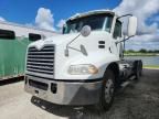 2016 Mack CXU613 Semi Truck