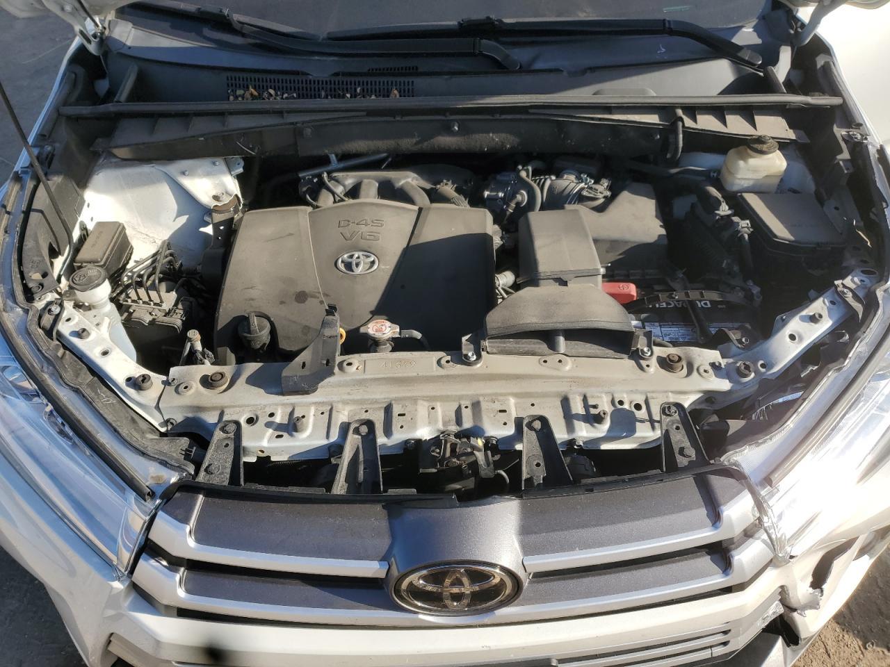 2018 Toyota Highlander se
