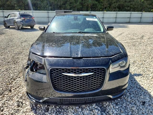 2018 Chrysler 300 Touring