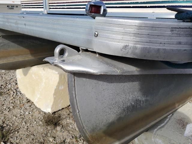 1998 Premier 2000 Mercury Power 2000-Outboard Engine