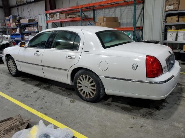 2005 Lincoln Town Car Signature