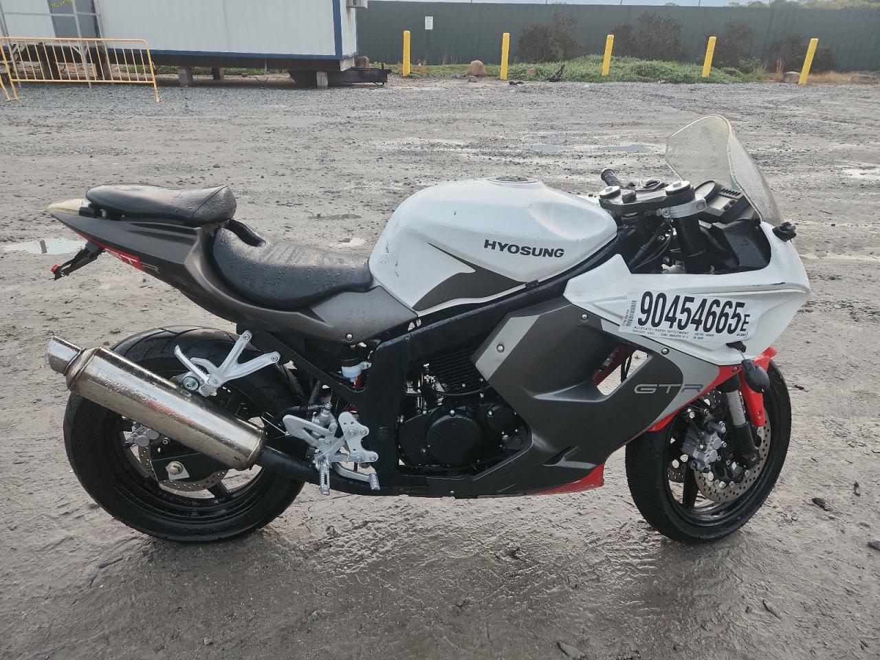 2013 Hyosung GT250 R