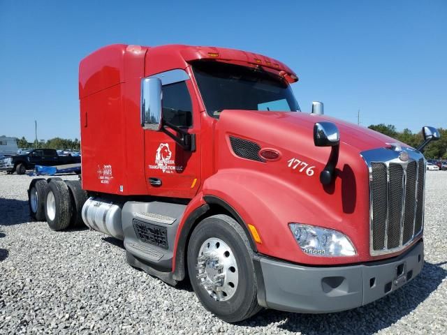 2016 Peterbilt Tractor 2016 Peterbilt 579 Semi Truck