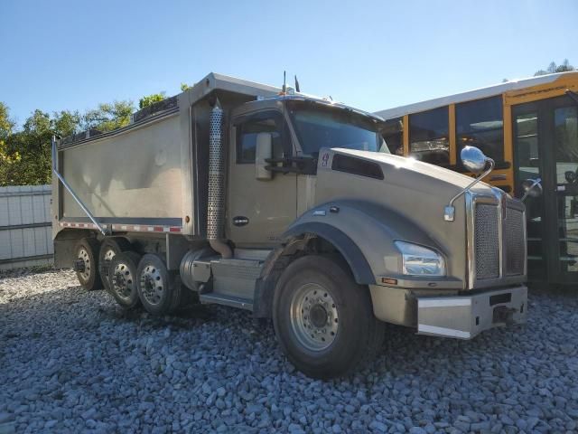 2017 Kenworth T880 Dump Truck