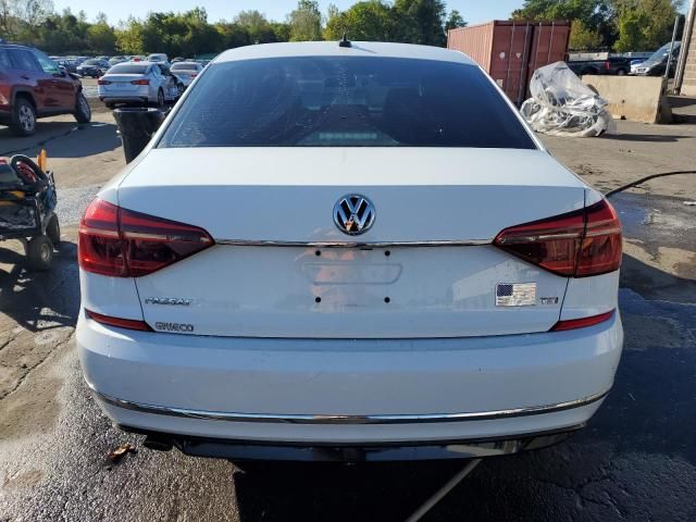 2017 Volkswagen Passat R-Line