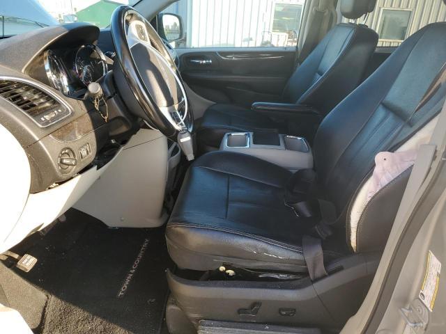 2016 Chrysler Town-count