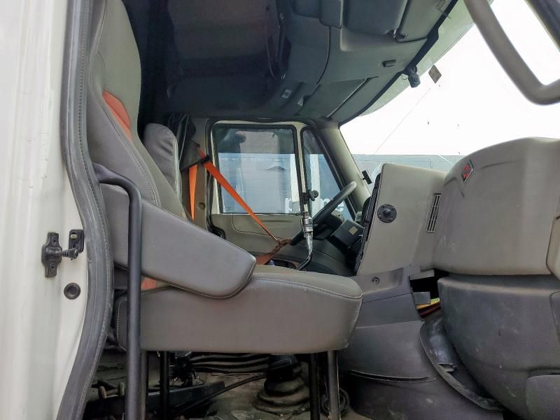 2017 International Prostar Semi Truck