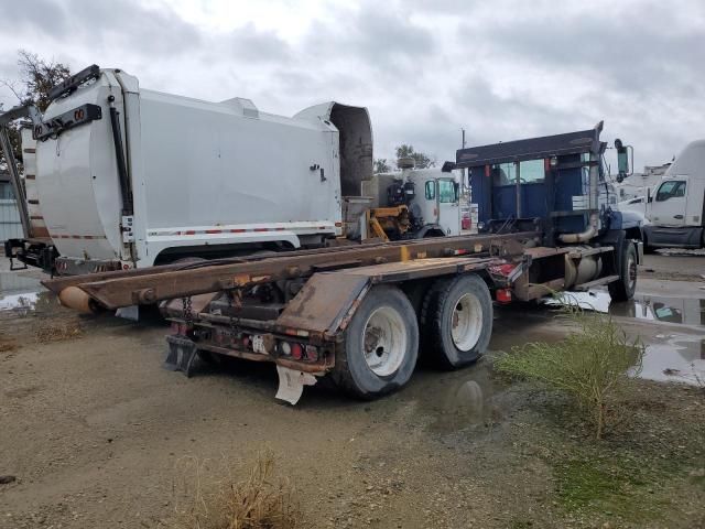 1999 Mack Ch613 Roll-off Container Truck