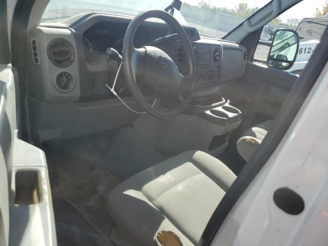 2016 Ford Econoline E350 Super Duty Cutaway Van