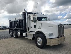 Salvage trucks for sale at Arcadia, FL auction: 2020 Kenworth Construction T800