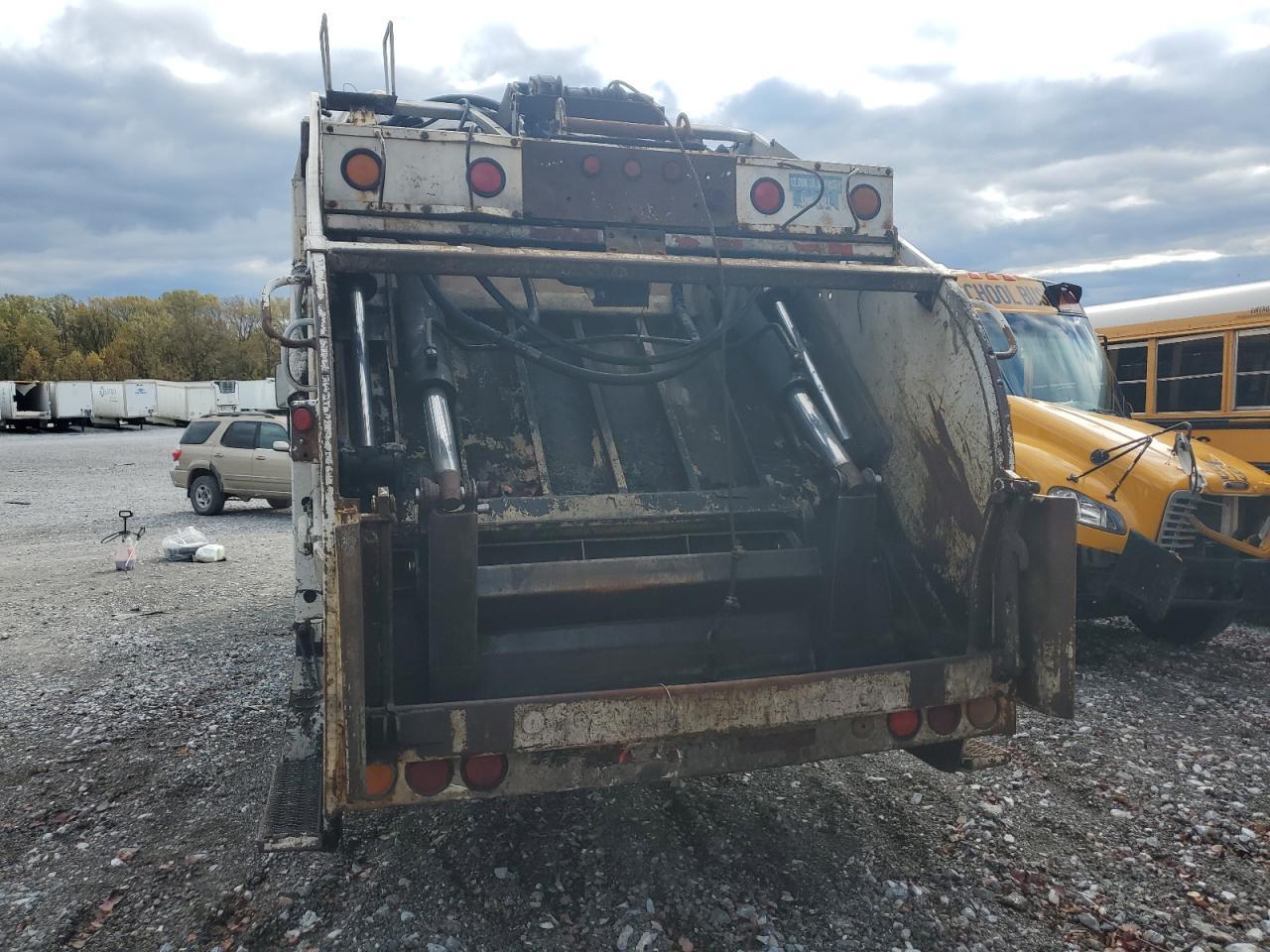 2004 Freightliner M2 106 MED-Refuse Truck