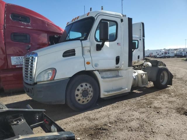2015 Freightliner Cascadia Semi Truck