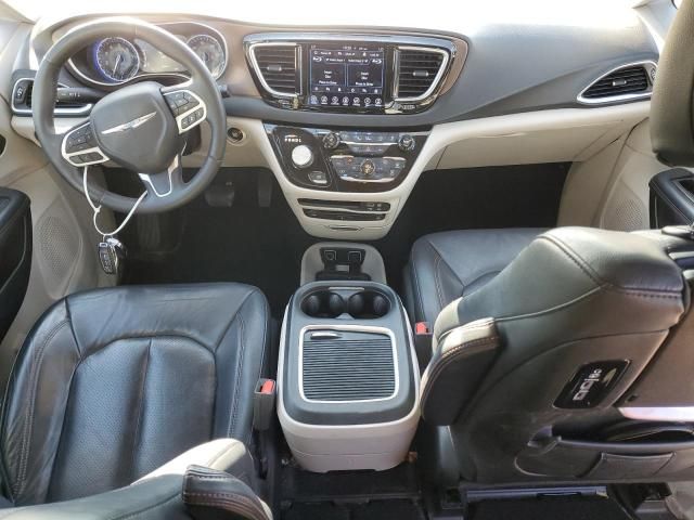 2017 Chrysler Pacifica Touring L Plus