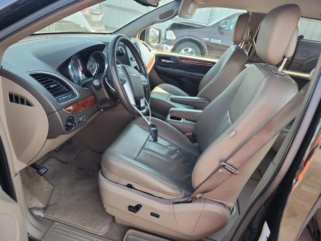 2013 Chrysler Town & Country Touring