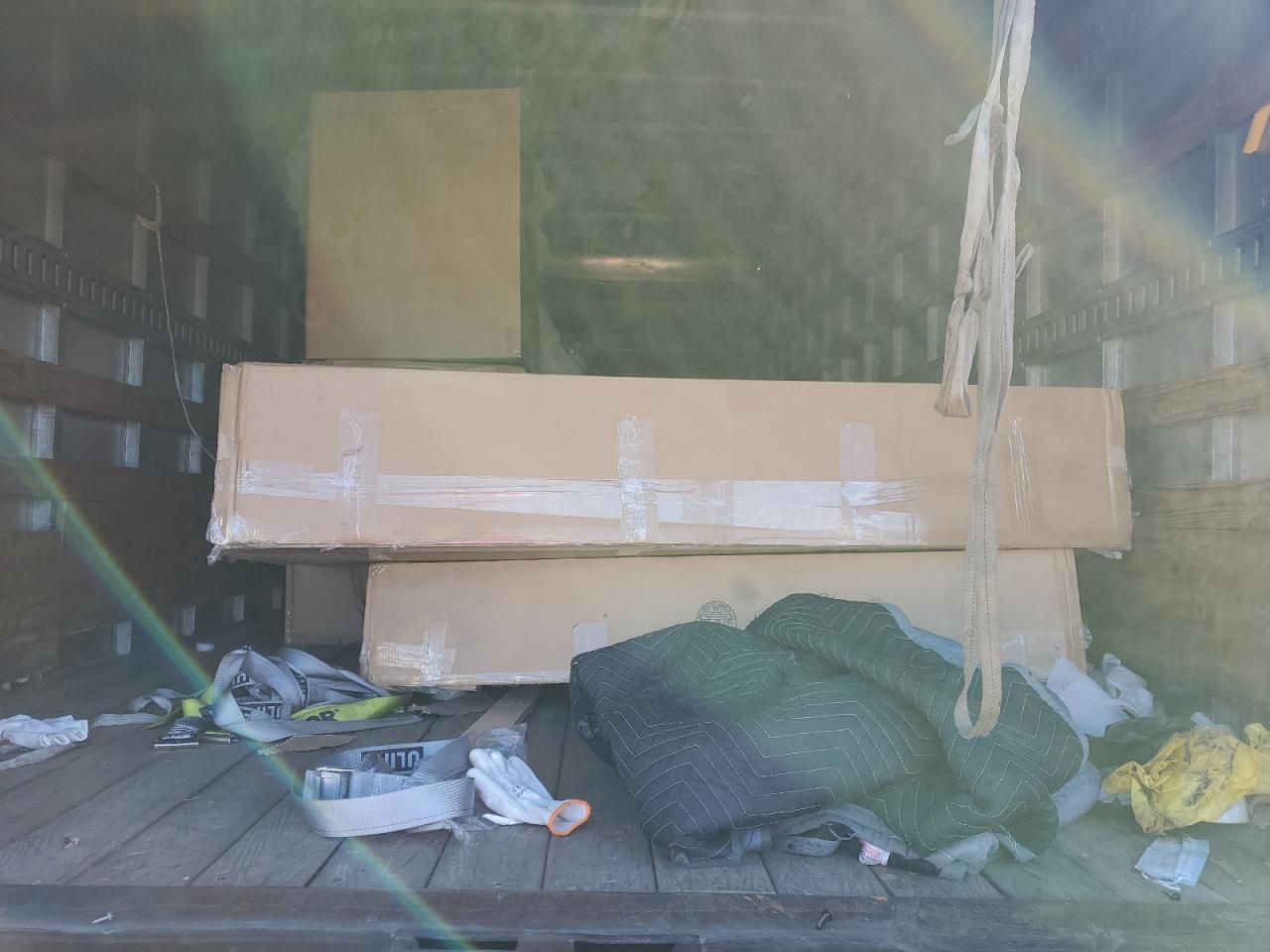 2006 Isuzu NPR BOX Truck
