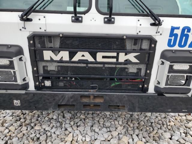 2022 Mack LR