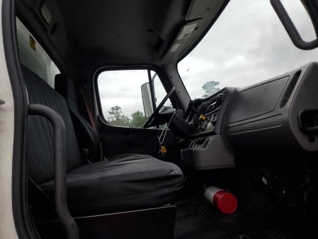 2020 Freightliner M2 106 MED-BOX Truck