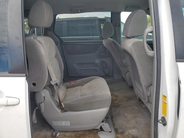 2009 Toyota Sienna CE