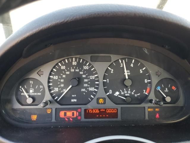 2005 BMW 325 XI