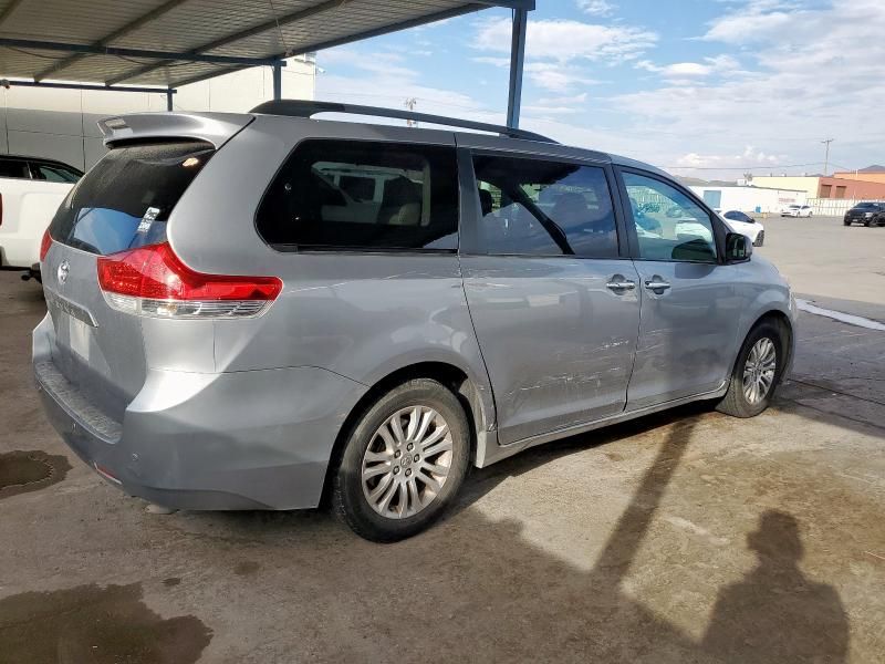 2011 Toyota Sienna XLE
