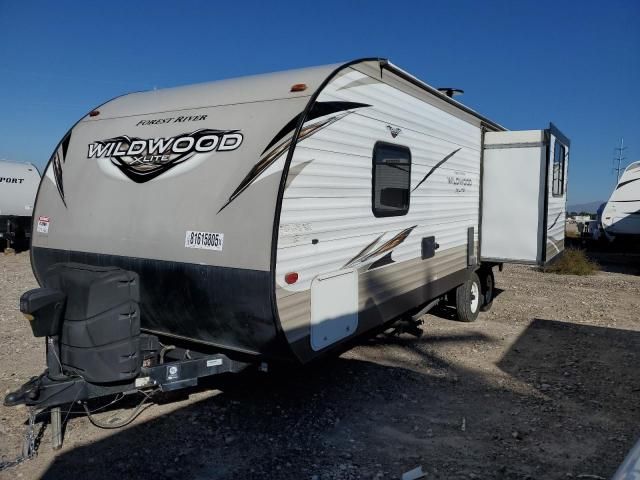 2019 Wildwood By Forest R X-LITE Series M-241R