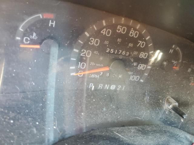 2000 Ford Econoline E150 Van