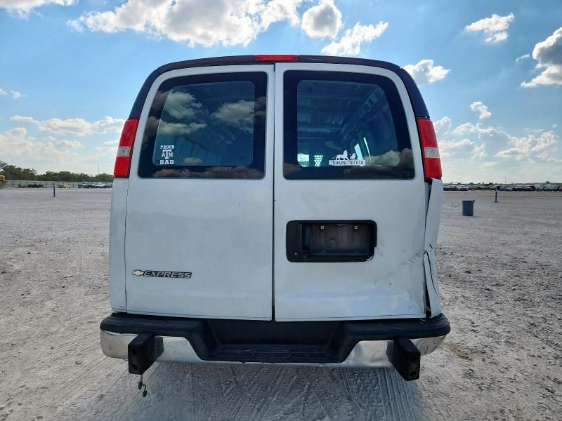 2018 Chevrolet Express G2500
