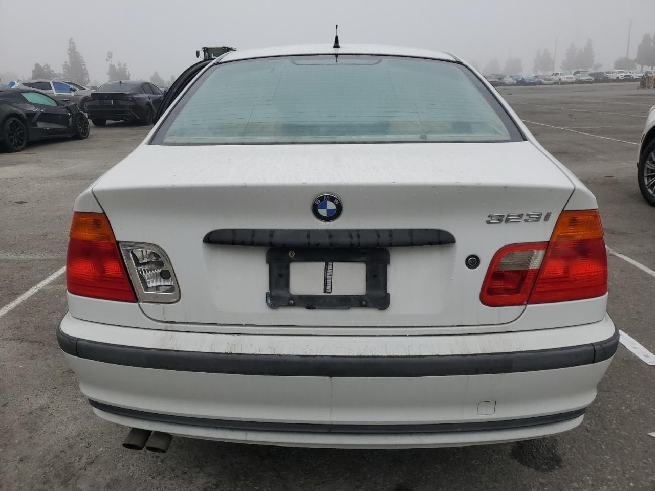 2000 BMW 323 i