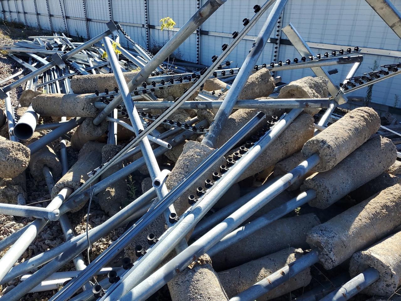 2000 Unknown Poles