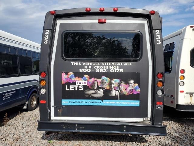 2019 Ford Econoline E450 Super Duty Cutaway Van