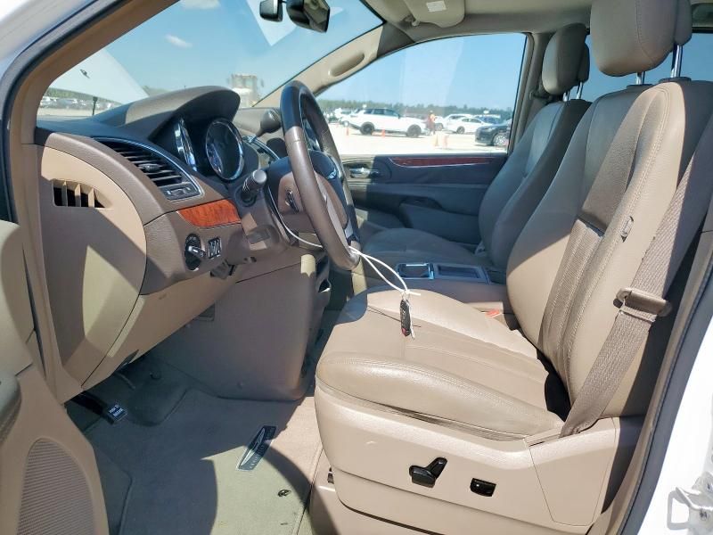 2016 Chrysler Town & Country Touring L
