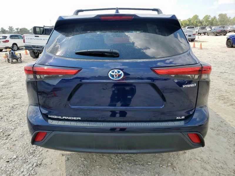 2022 Toyota Highlander Hybrid XLE