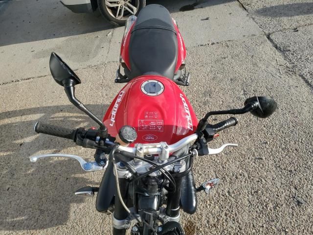 2012 Triumph 2012 Triumph Street Triple