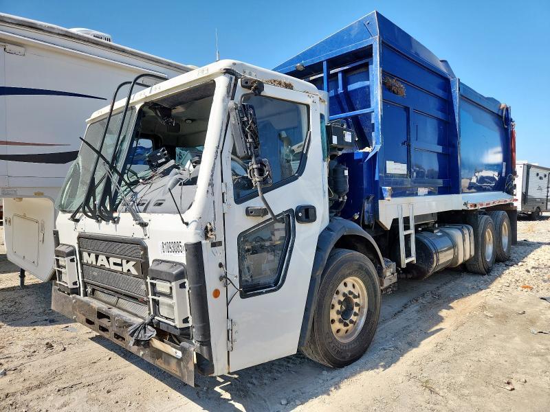 2022 Mack Lr Refuse Truck