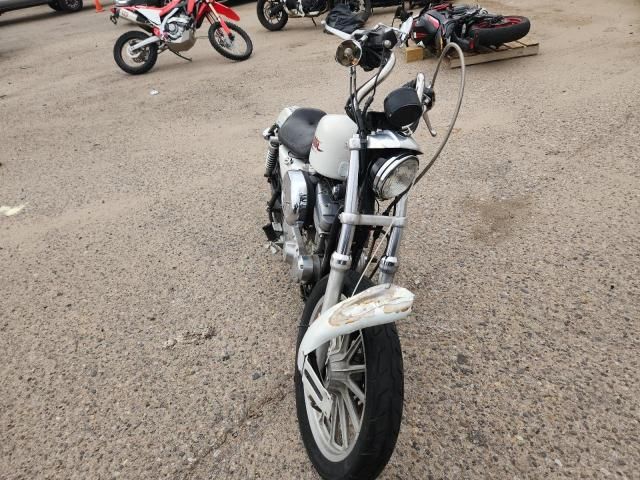 2000 Harley-Davidson XL883 Hugger