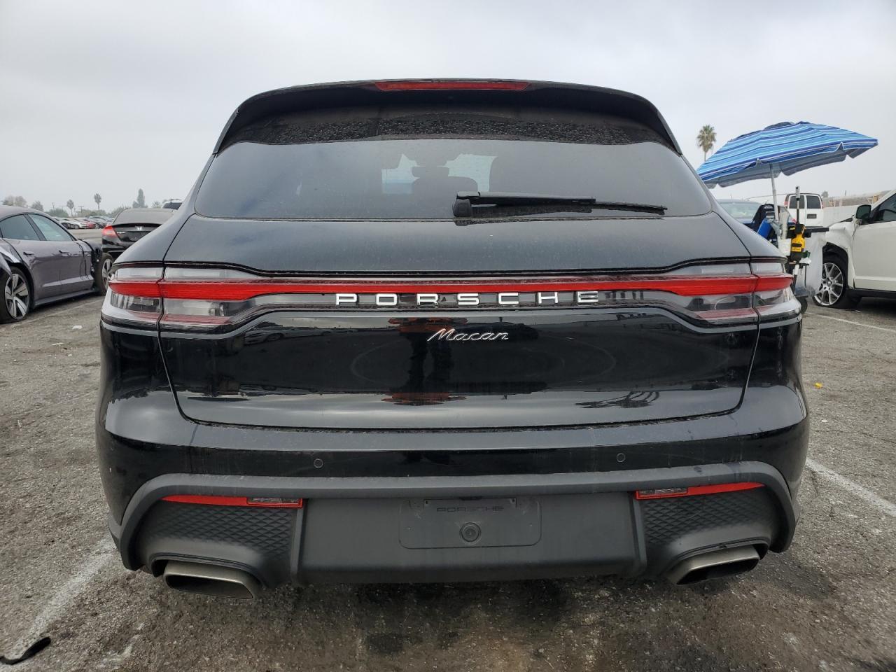 2025 Porsche Macan Base