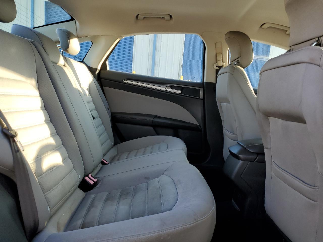 2013 Ford Fusion s