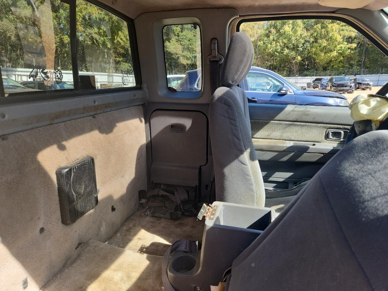 1999 Nissan Frontier XE-V6