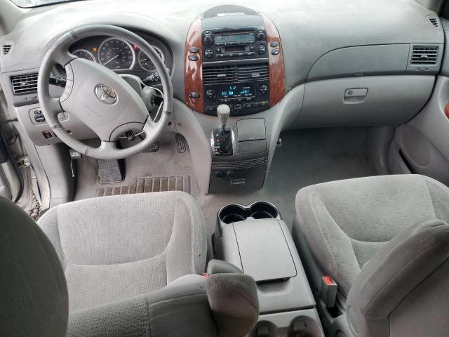 2004 Toyota Sienna xle