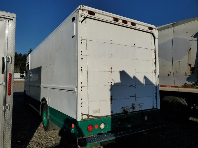 2000 Freightliner Chassis M-Trucks Delivery Van