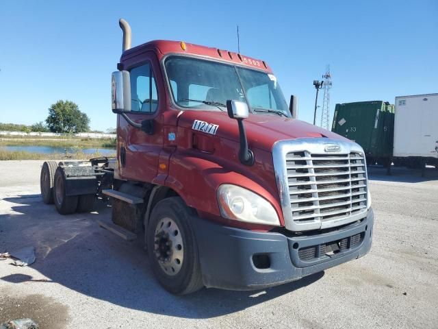 2015 Freightliner Cascadia 113