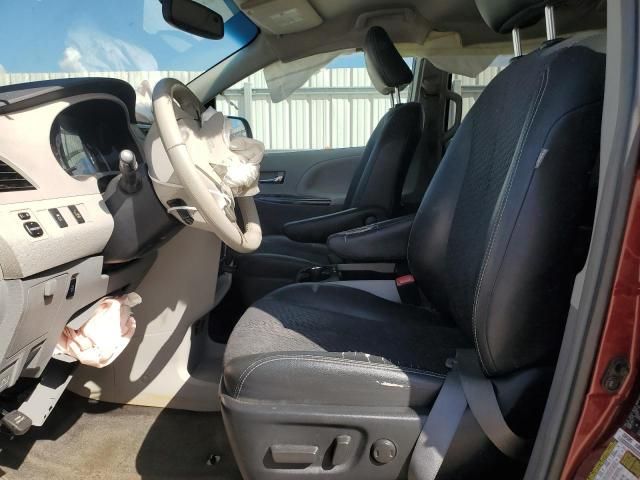 2013 Toyota 2013  Toyo Sienna