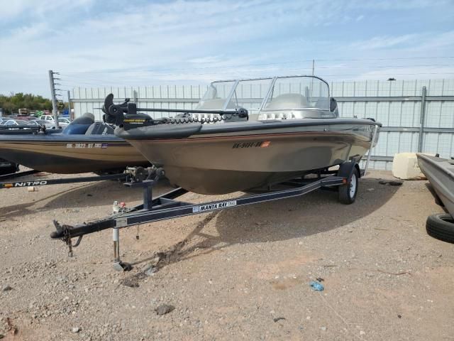 2002 Tracker Boat
